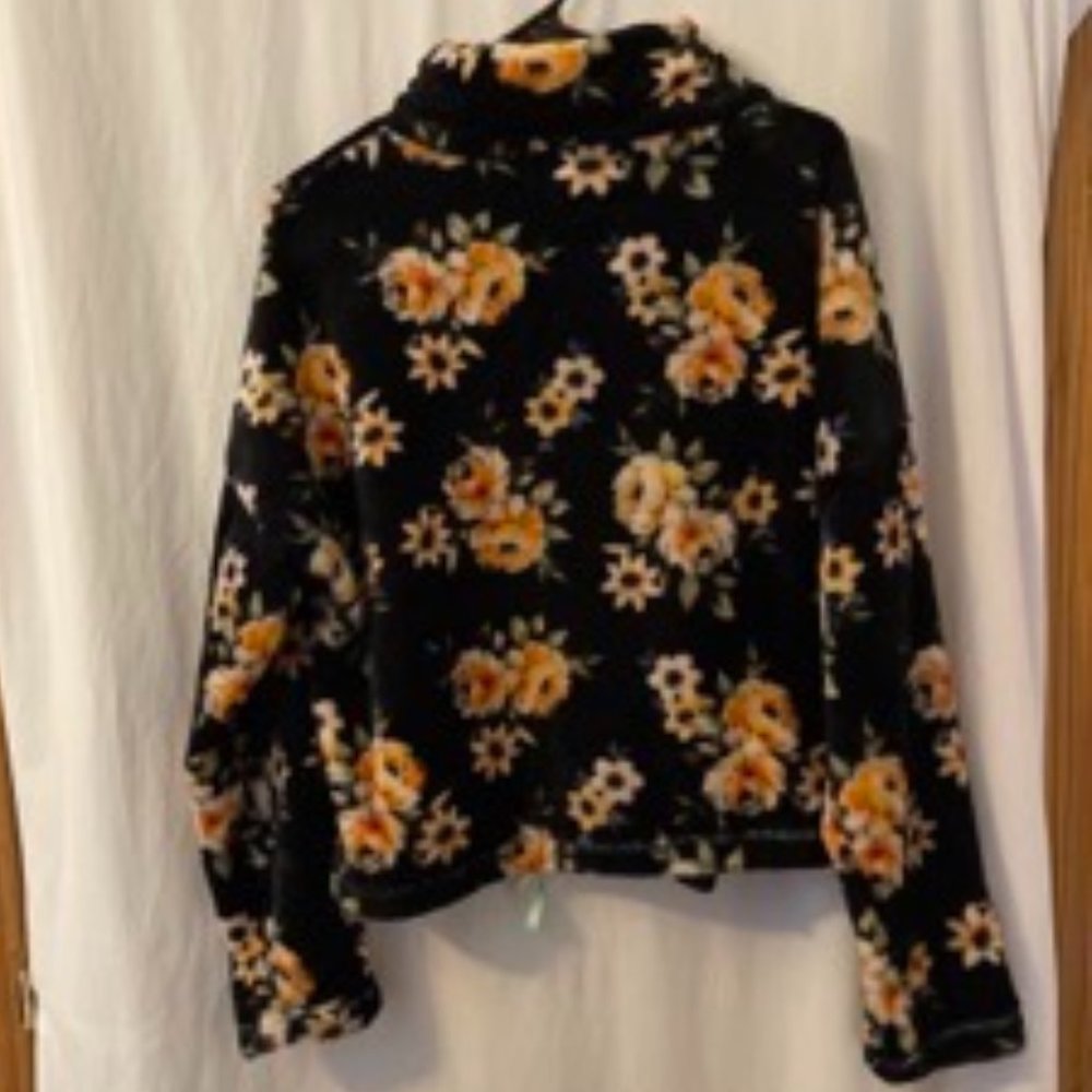 Love + Joy Fluffy Floral Pullover; 1X